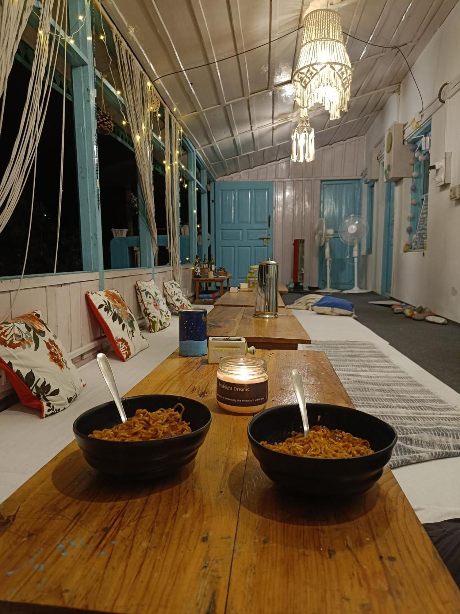 The Nook, Sainj 호스텔 외부 사진